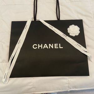 Chanel shopping bag with Camilla and ribbons
